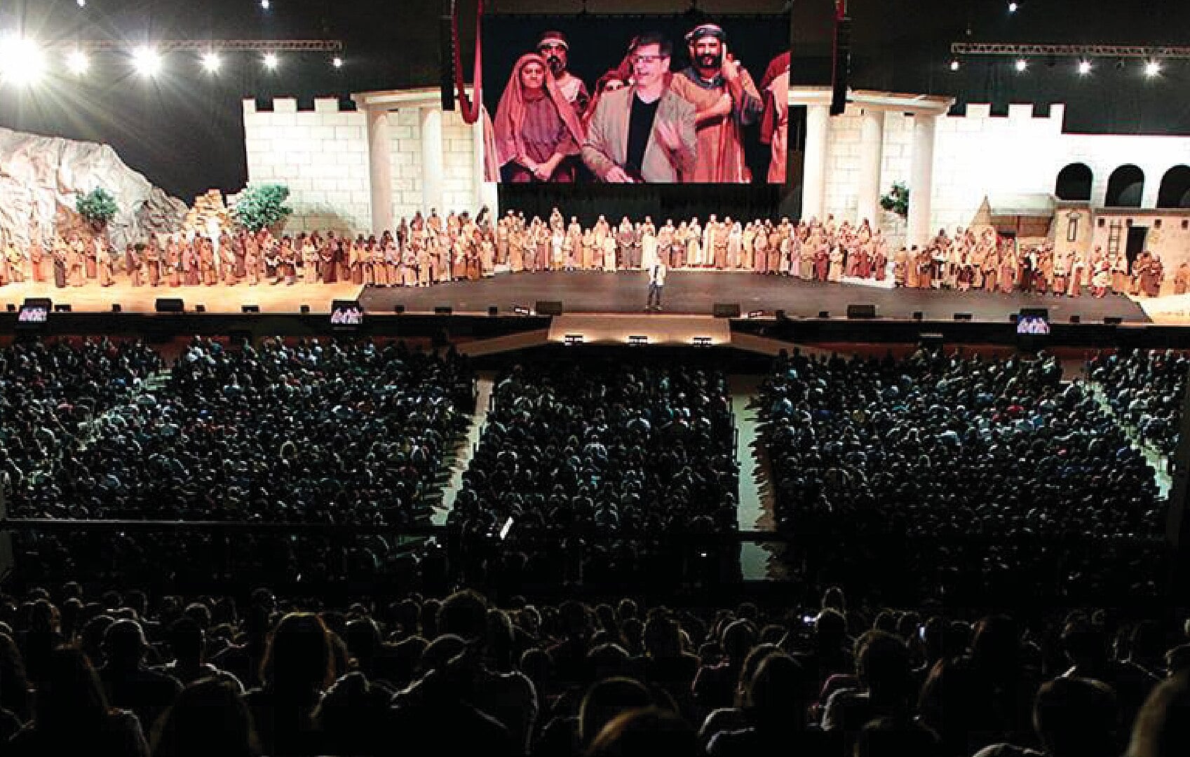 A new survey suggests church attendance is rising sharply among young people in the UK, prompting intense debate about a ‘Quiet Revival’. 1 A church service in Brazil