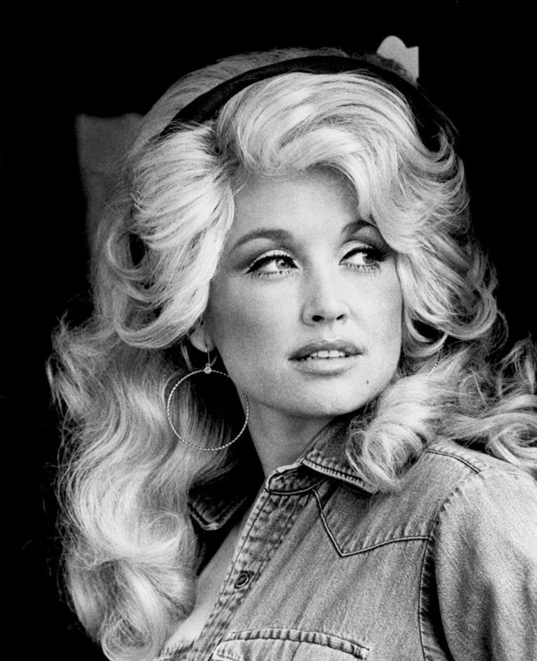 Dolly Parton’s Christian faith behind her enduring joy 1 Publicity shot of American singer Dolly Parton, 1977